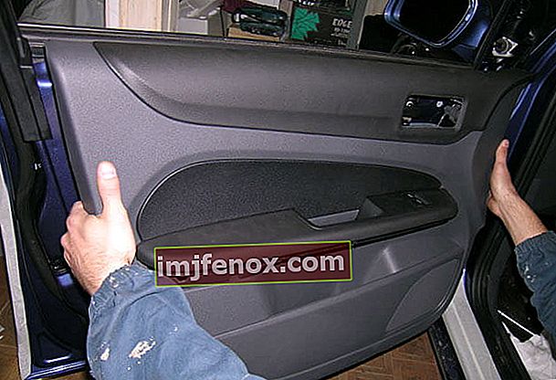 durvju apšuvuma uzstādīšana Ford Focus 2