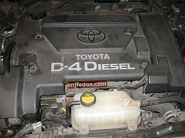 Toyota-moottorin koristelista